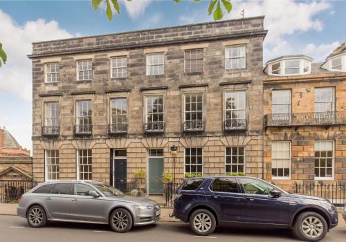 Saxe Coburg Place - 325