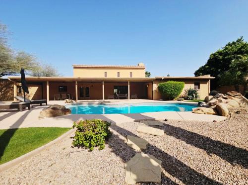 Scottsdale Clubhouse - For 10