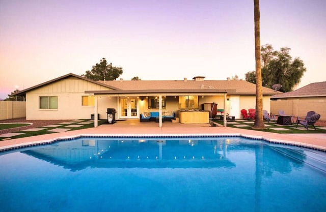 Scottsdale Palms | Pool+Spa+Putting+Fire Pit+MORE!