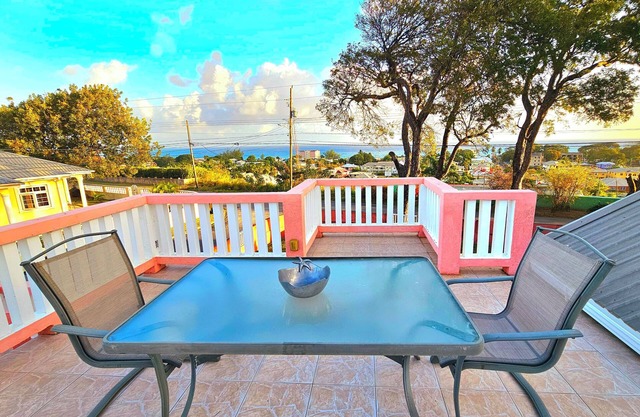 SEA ALL AROUND-3 bedroom house in quaint Oistins with AC, WiFi. Enjoy your stay