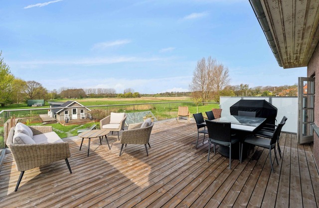 Sea and meadow views – space and calm