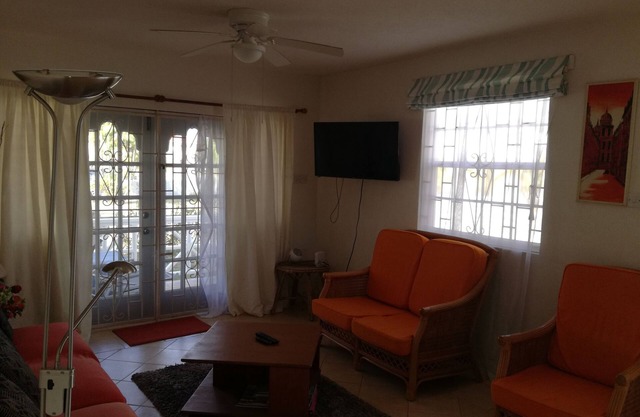 Sea Coast Villas. Large ground floor villa near Freight Bay popular with surfers