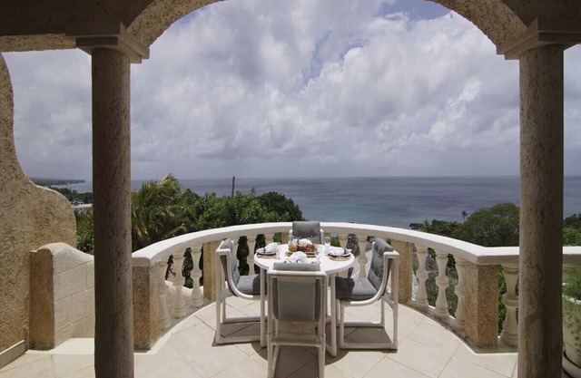 Sea Cruise, Barbados - 5 B/R villa w/Staff
