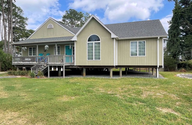 Sea Glass - 3BR Water Front w/floating dock. LINENS AND TOWELS PROVIDED