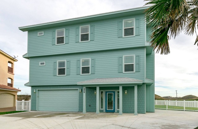 Sea Glass Place - Newly Built Home Fabulous Beach Views, Pool - Hear the Surf