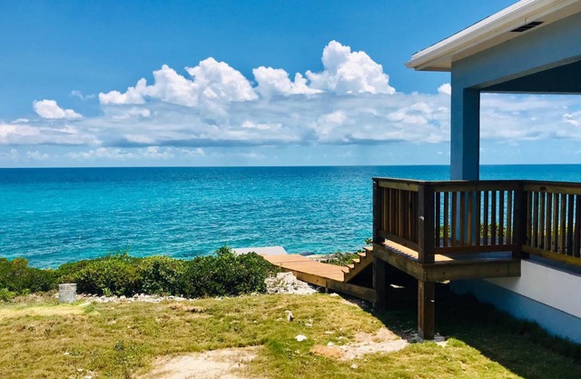 Sea Grapes - Amazing Ocean Views plus a Pool