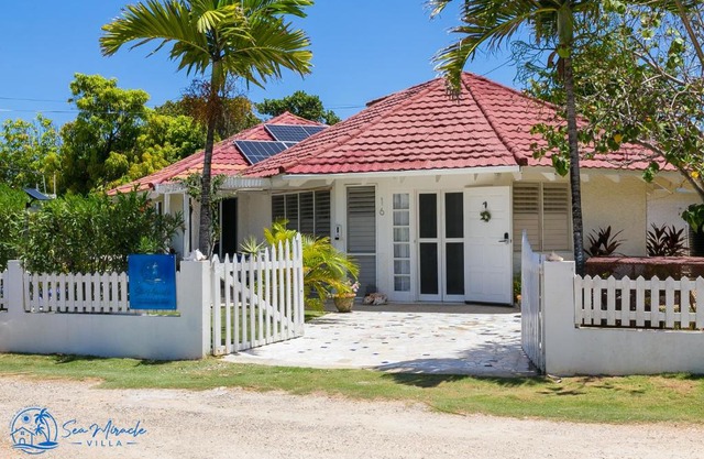 Sea Miracle Villa/Beach Cottage