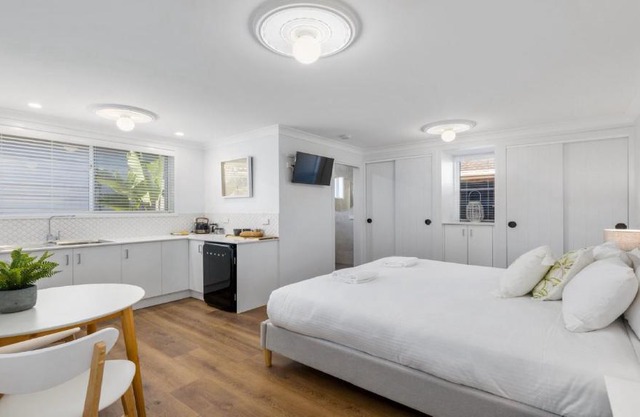 Sea Pine Studio - Sawtell Village & Beach Location