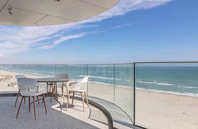Sea View 2 bedroom Apartament located in Mamaia Nord