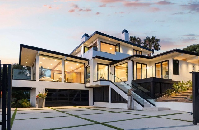 Sea Vista - Central Malibu Villa w/Pool, Spa, & Ocean Views