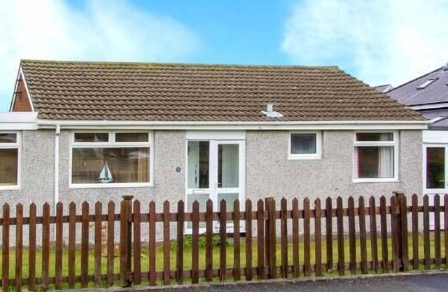 SEAGULLS, family friendly, country holiday cottage in Fairbourne