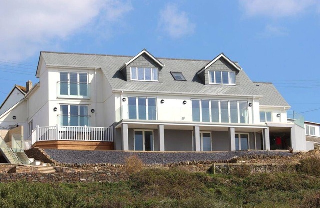 SEAGULLS PERCH, family friendly in Mawgan Porth