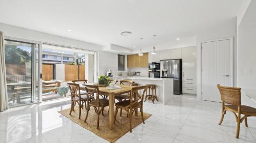 Seas the Day - Modern Townhouse in Sawtell Village