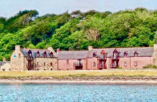 Seashore, a superb seafront apartment right beside the beach on the ground floor
