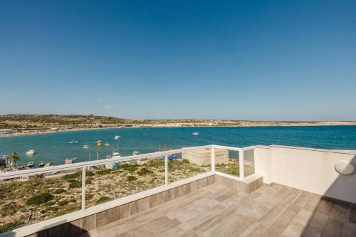 Seaside Escape 2bed With Views! By Homely
