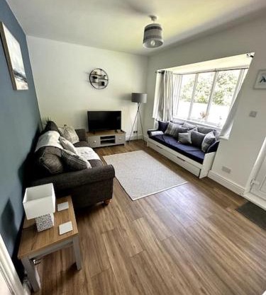 Seaside Snug - Gorgeous 2 Bed Seaside Bungalow
