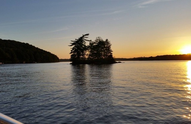 Seasonal 3 bedroom camp, with private beach area, cable T.V./internet, grill.