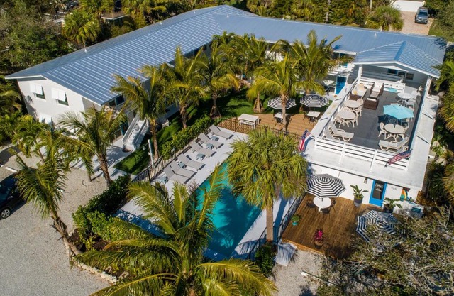 Seaspray Surf Lodge