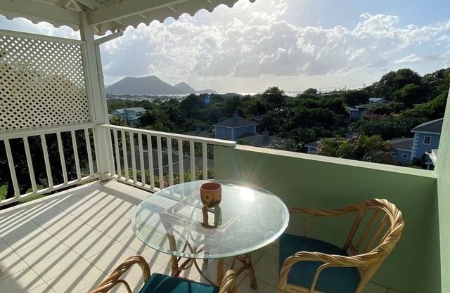 Seaview 1-bedroom condo in charming Gate Park with AC and WiFi