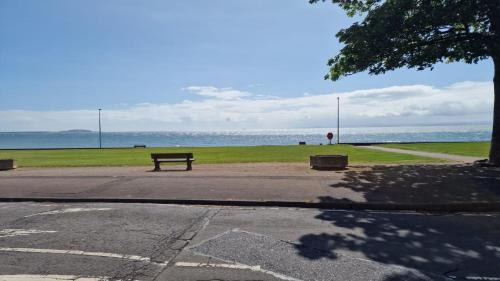 Seaview, Lower Flat
