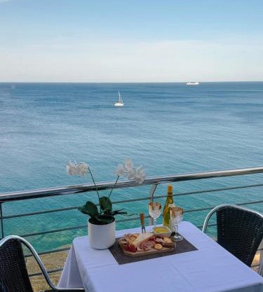 Seaview Tower Apartment