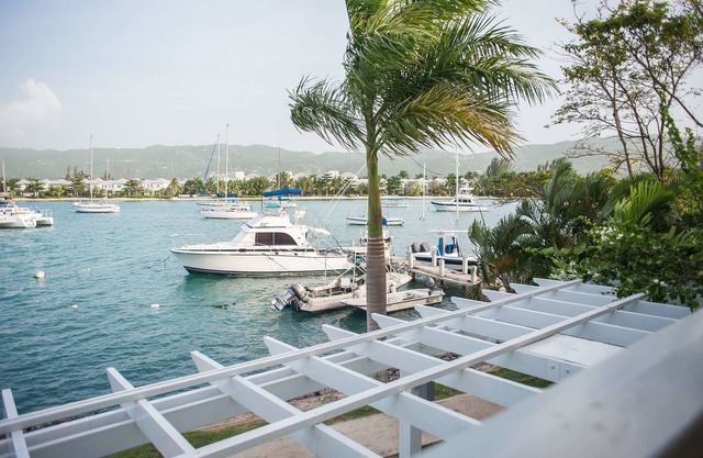 Seawind On the Bay - Apartments