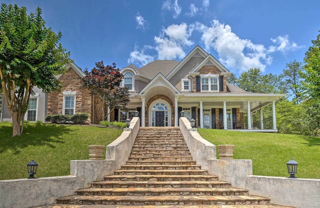 Secluded Acworth Mansion w/Pool + Game Room!