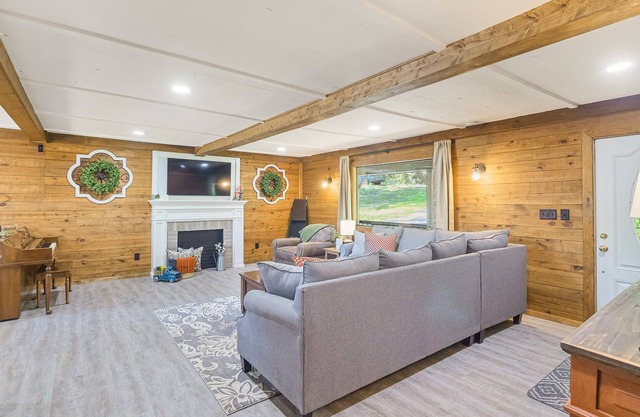 Secluded cabin near Chattanooga with W/D, AC & outdoor space - dog-friendly