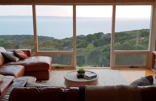 Secluded comfort: Grass Tree Coastal Retreat, Eastern Kangaroo Island wilderness