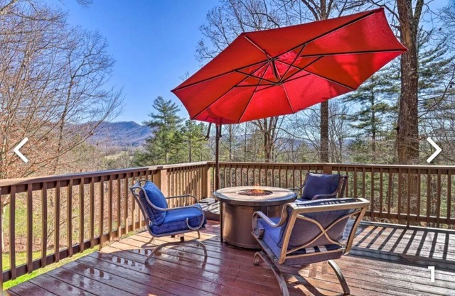 Secluded & Convenient Cabin Franklin NC Pet Friendly Renovated Mountain Views
