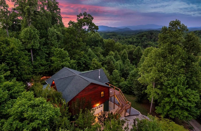 Secluded Cozy Cabin on 6 Acres w/Amazing Views!