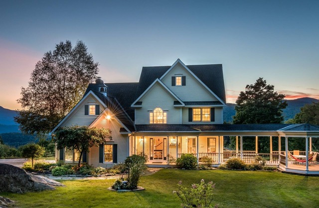 Secluded Family/Group Retreat with Mountain Views & private Pool or Hot Tub