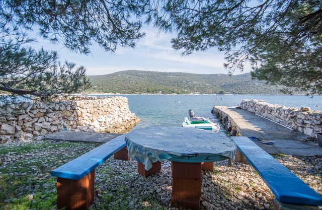 Secluded fisherman's cottage Cove Lađin - Lanđin, Pašman (K-8500)