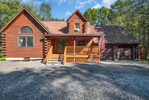 Secluded Log Cabin with Hot Tub Fire Pit Game Room