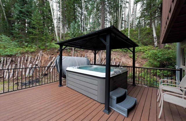 Secluded Mountain Home - 1 Mile to Purg - Hot Tub/Ping Pong Table/Lake Access