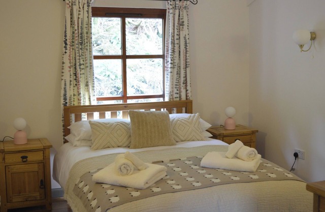 Secluded self-Catering chalet near Plockton and the Isle of Skye, well equipped and dog friendly.