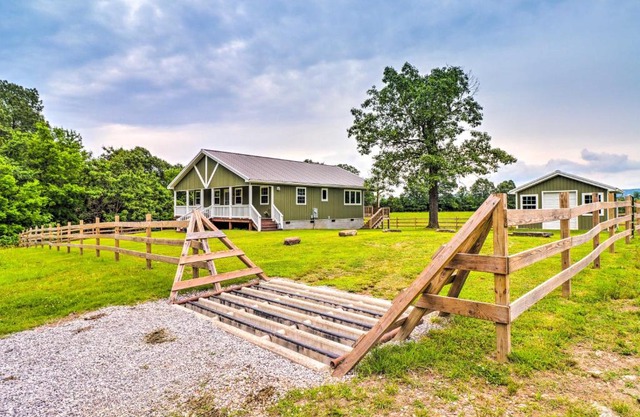 Secluded Timbo Retreat - Hike, Swim and Kayak!