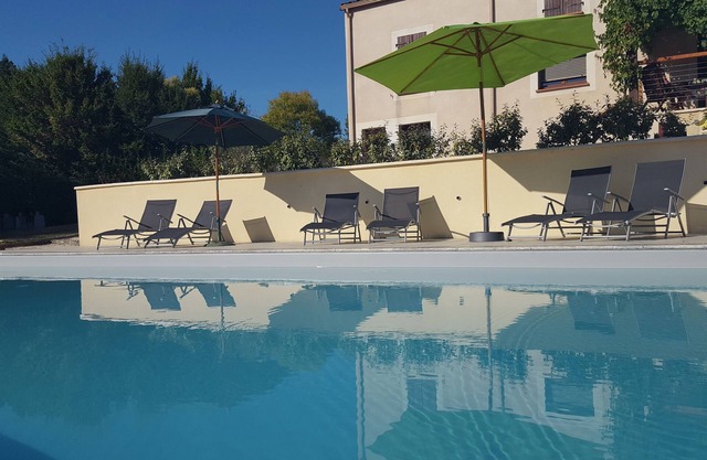 Secluded villa with stunning pool, close to all amenities.Thursday changeovers.