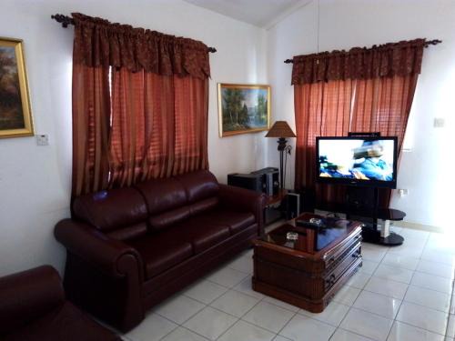 Secure Gated 1BR Home in Caribbean Estate 2BR Also Available