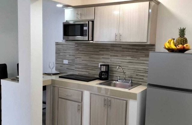 Seguro Cómodo Bonito Bien Comunicado Apartamento 3cuadras del Malecón de La Paz