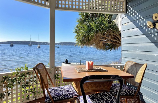 Selby Cottage- Waterfront, Fire & Outdoor Dining