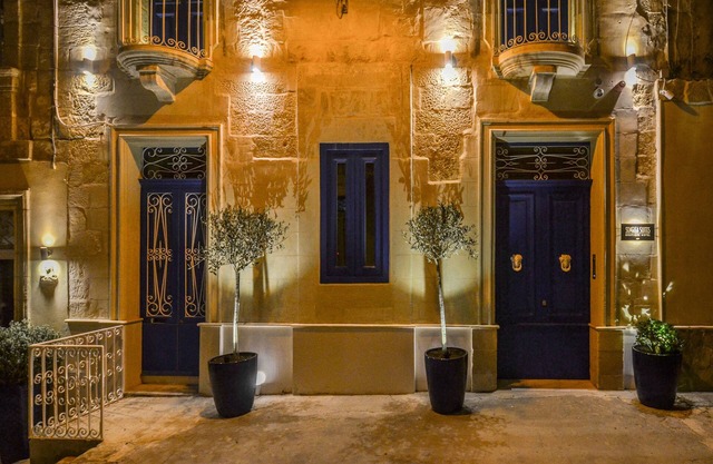 Senglea Suites