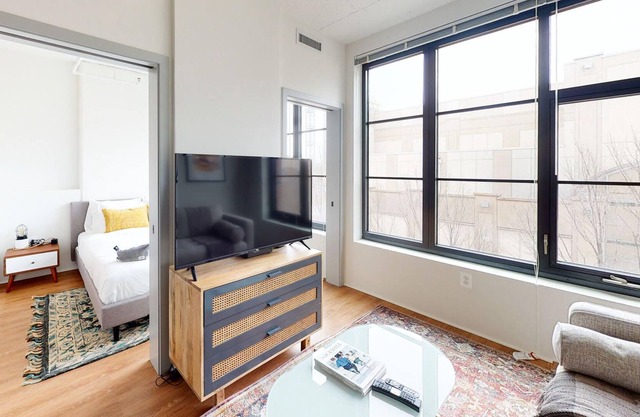 Serene 1BR in Alexandria Near Old Town w/ Pool