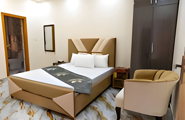Serene Elegance Hotel