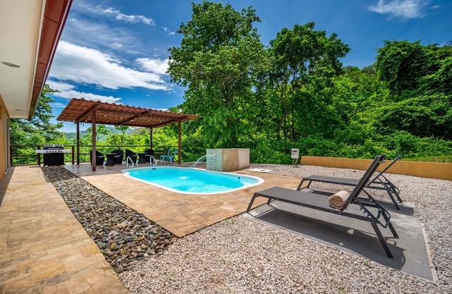Serene Mar Azul Zen Villa w/Pool & Yoga Platform