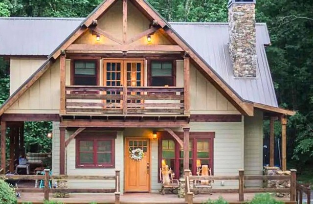 Serene Mountain Hideaway: Hot Tub & Pizza Oven