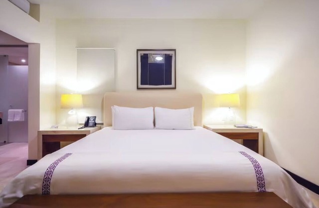 Serene Resort Junior Suite with King bed & Sofa bed- Jungle and Ocean Views