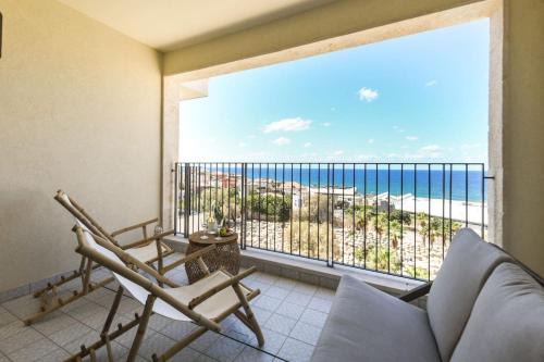 Serene Studio Apt w Balcony Overlooking the Sea with Shelter by Sea N' Rent