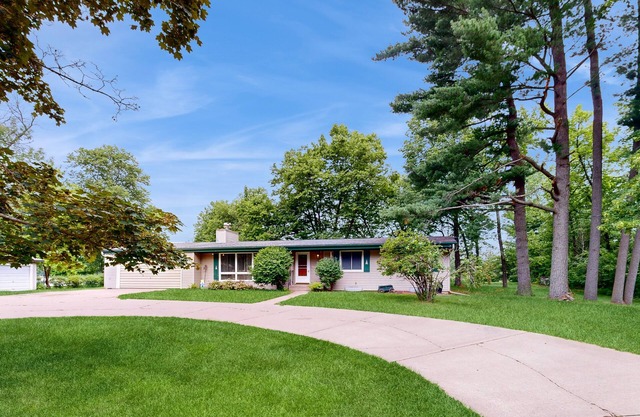 Serene Waterfront Home w/Provided Kayaks, Beach Area, Dock, Grill & Ping Pong