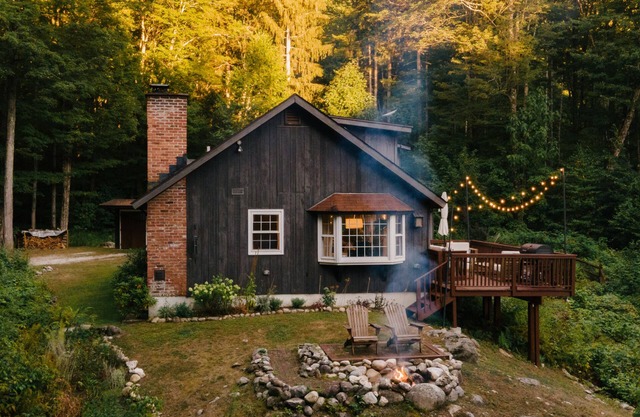 Serene Woodland Retreat | Leaf-Peeping Paradise This Autumn, VT. 20 min to Killington/14 to Pico.